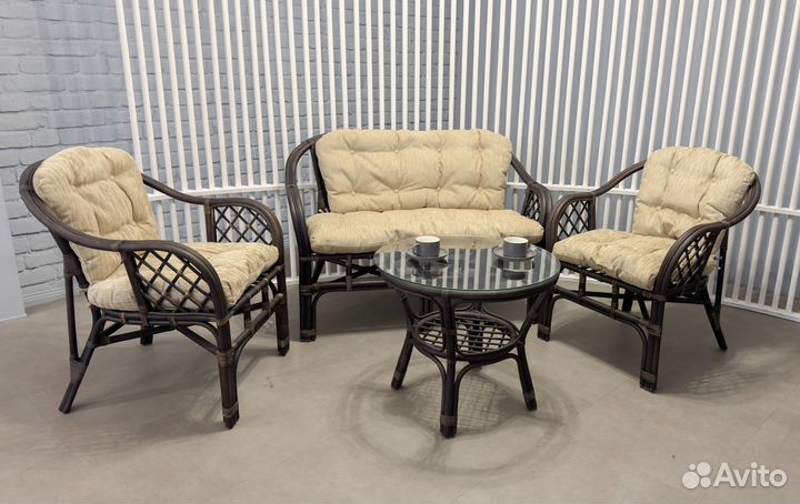 Комплект из ротанга с диваном