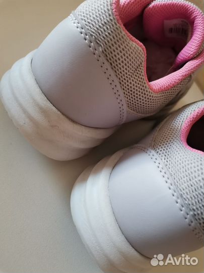 Кроссовки для девочки
