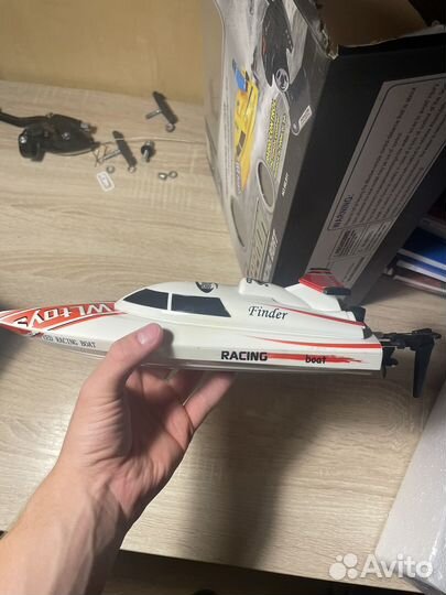 Гоночная лодка