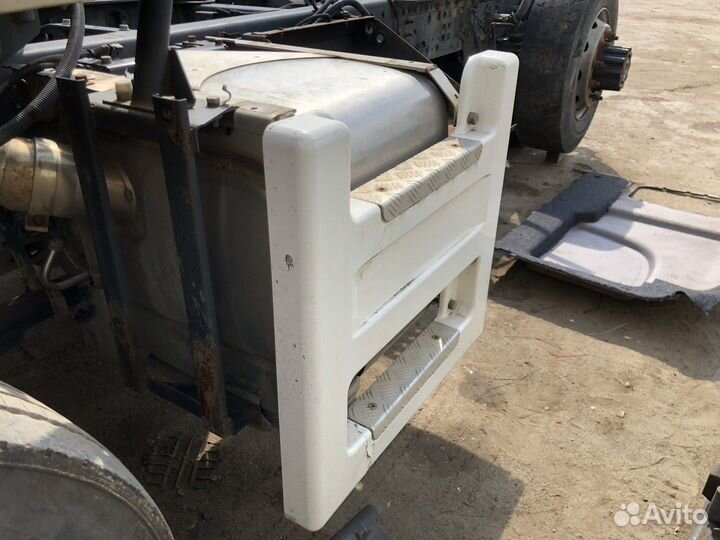 Подножка левая 2018г. камаз 5490, камаз 6520