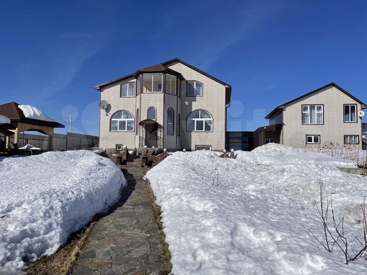 Дом 350 м² на участке 20 сот.