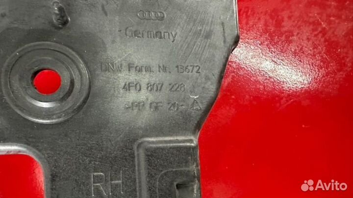 Кронштейн бампера передний правый Audi A6 C6 2.8