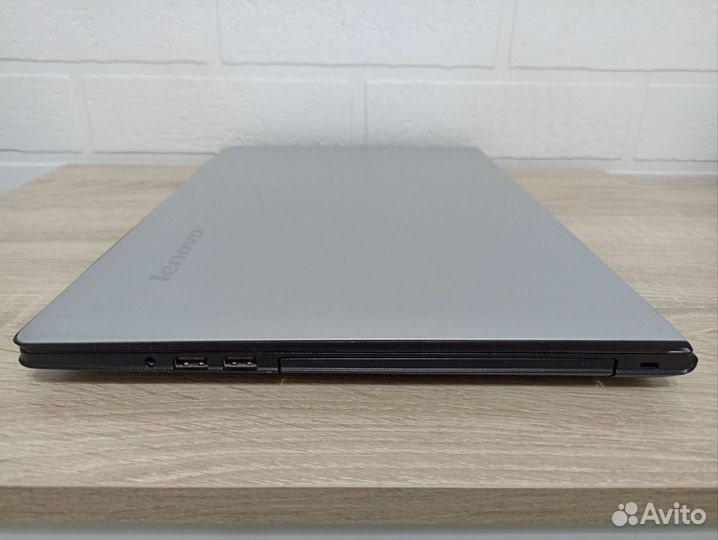 Lenovo 15,6/4ядра/4gb/SSD 256gb/2 видео карты