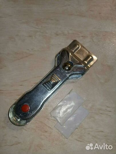 Скребок для плиты