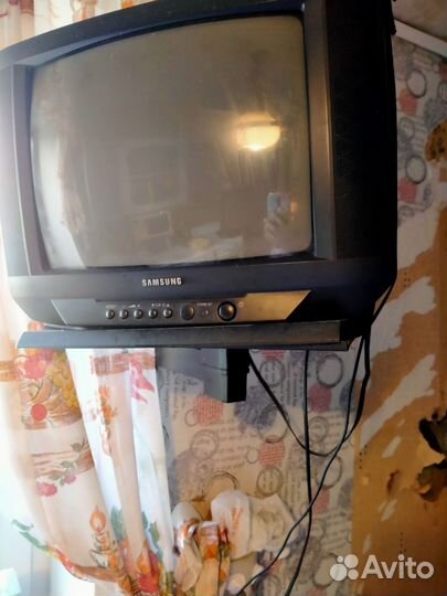Телевизор с подставкой Samsung
