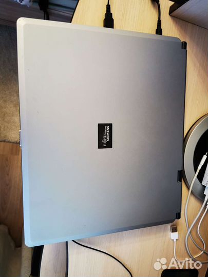 Ноутбук fujitsu siemens Amilo Pro V2010