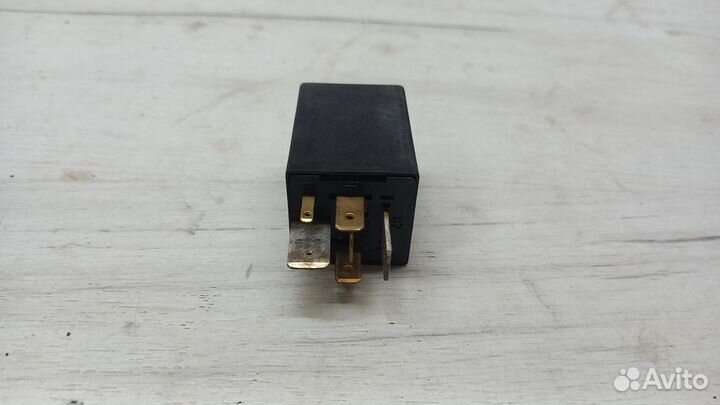 Реле обогрева заднего стекла Opel Omega B