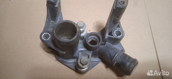 Фланец охлаждающей жидкости Ford focus 3