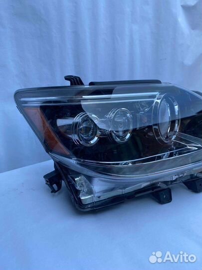 Продаю б/у правую переднюю фару Lexus GX460 2014
