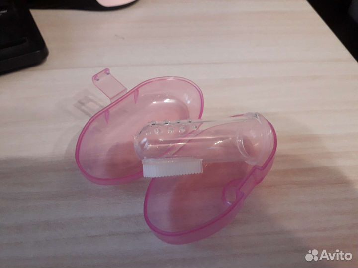 Детская зубная щётка напальчник