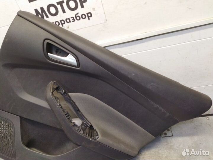 Обшивка двери задняя правая Ford Focus 3 хэтчбек