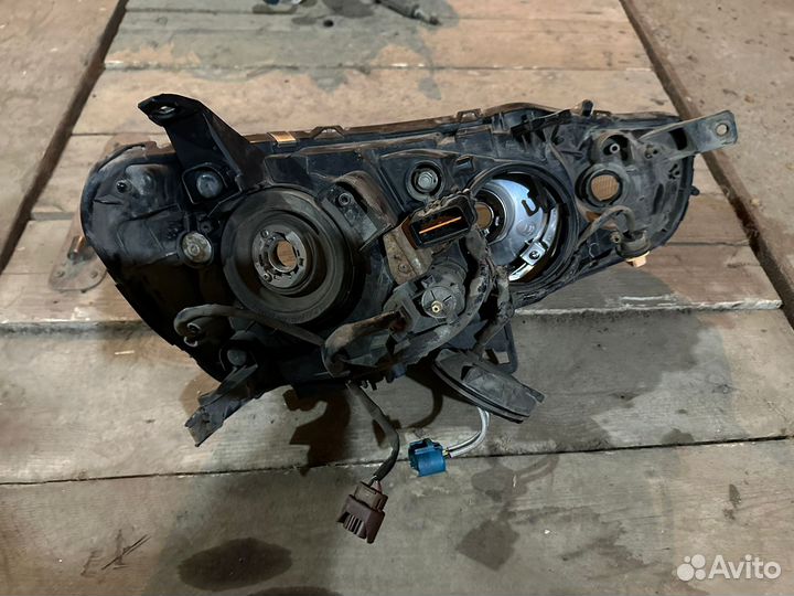 Фары Mitsubishi Lancer 10, правая и левая Б/У