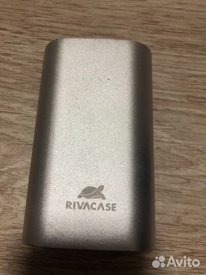 Power bank rivacase