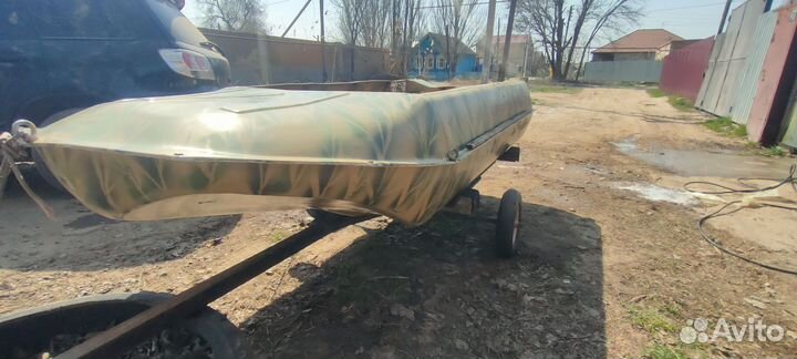 Лодка Романтика