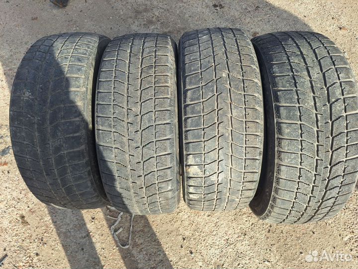 Bridgestone Blizzak WS-70 205/55 R16