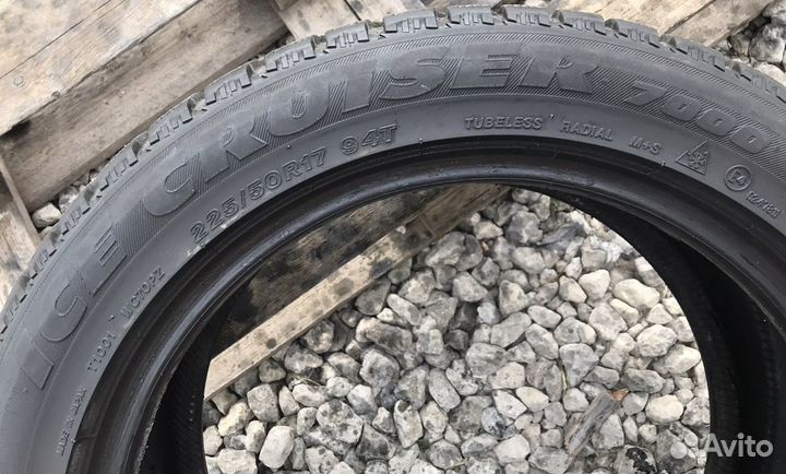 Bridgestone Ice Cruiser 7000 225/50 R17 94T