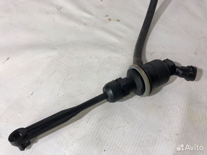 Главный цилиндр сцепления Renault Duster K4MA690