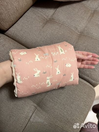 Подушка на руку для кормления малыша