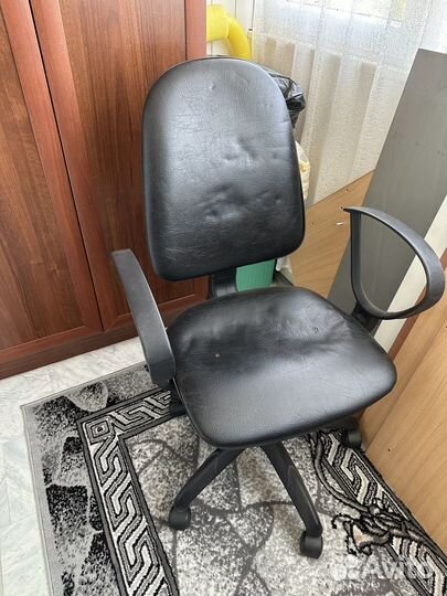 Компьютерное кресло, старое но нормальное