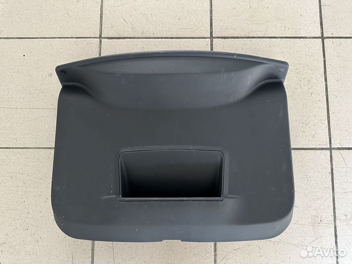 Обшивка крышки багажника Рено Дастер Duster