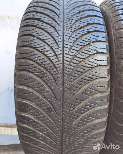Goodyear Vector 4Seasons 235/55 R17 103V