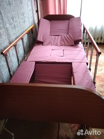 Кровать для лежачих больных с туалетом