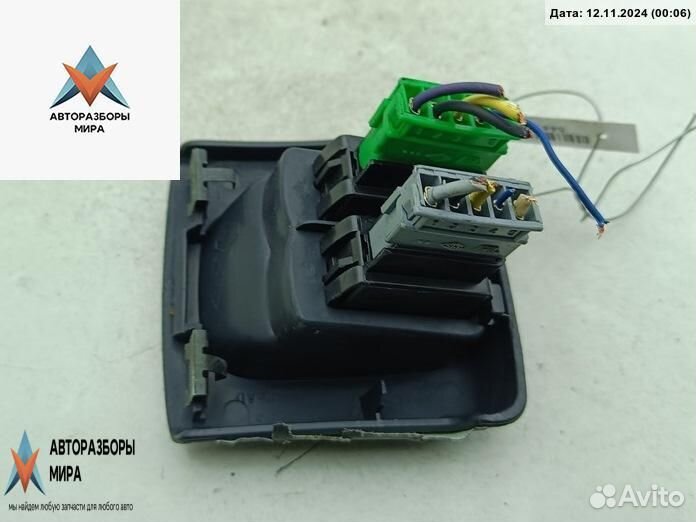 Блок управления стеклоподъемниками Renault Megane