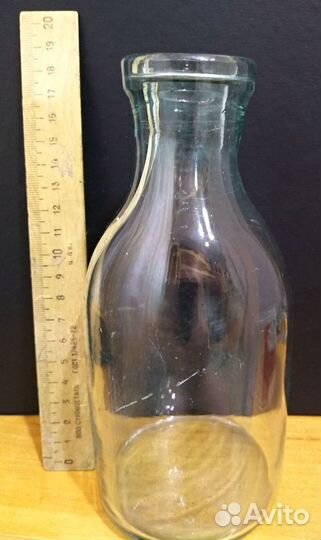 Бутылка стеклянная