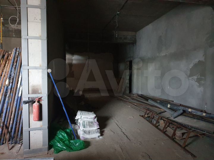 Здание, 3000 м²