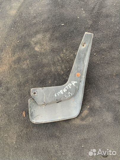 Брызговик задний левый kia spectra