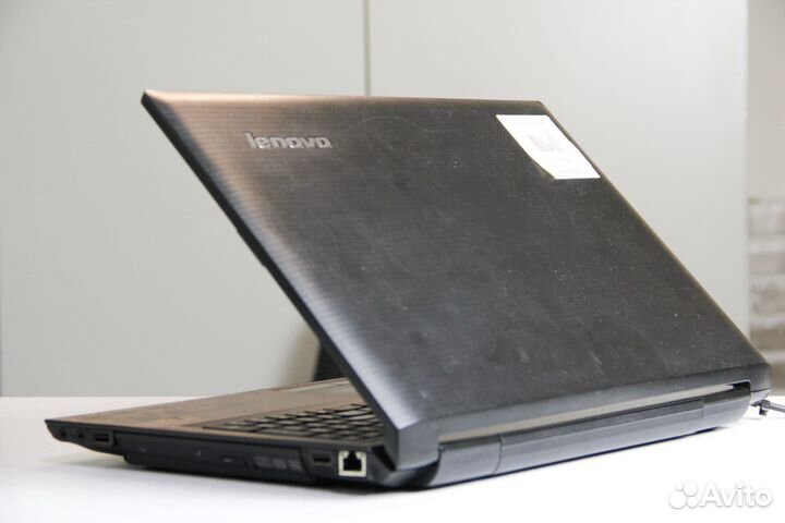 Lenovo 15 B570 i3 - 4 RAM - 300hdd