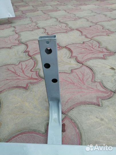 Полка навесная под телевизор