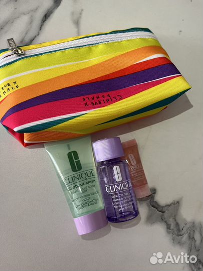 Косметичка Clinigue с наполнением