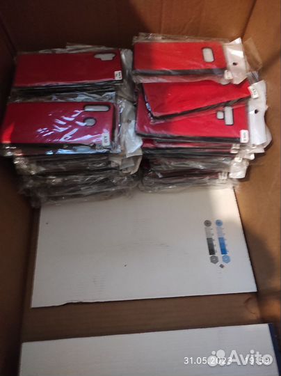 Чехлы на телефон