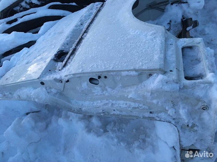 Крыло заднее правое Volkswagen Transporter