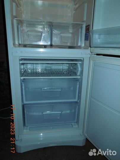 Холодильник 2х камерный