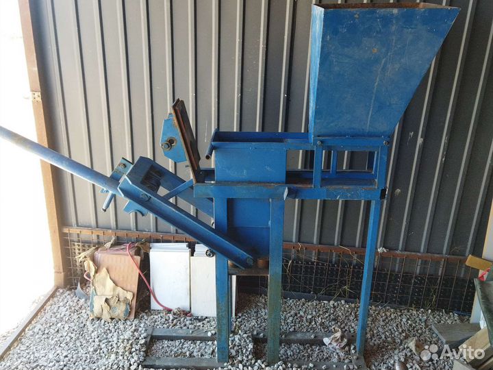 Станок для lego кирпича