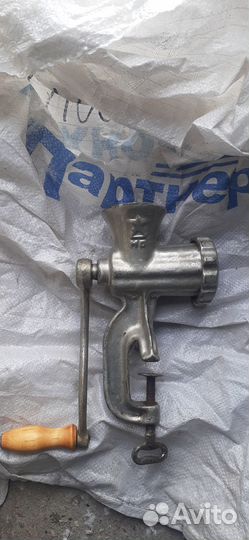 Мясорубка механическая