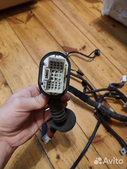 Проводка двери передней левой Kia Magentis 1 2.5ат