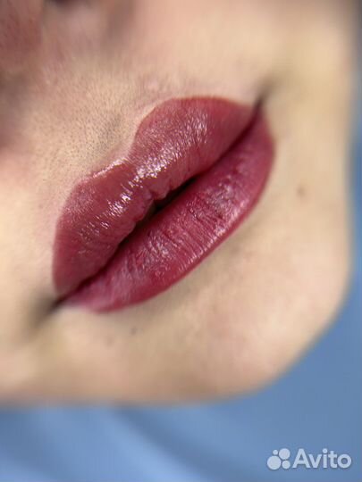 Модель на перманентный макияж губ