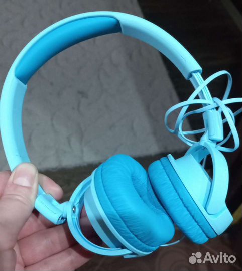 Проводные наушники