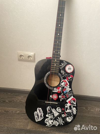 Акустическая гитара