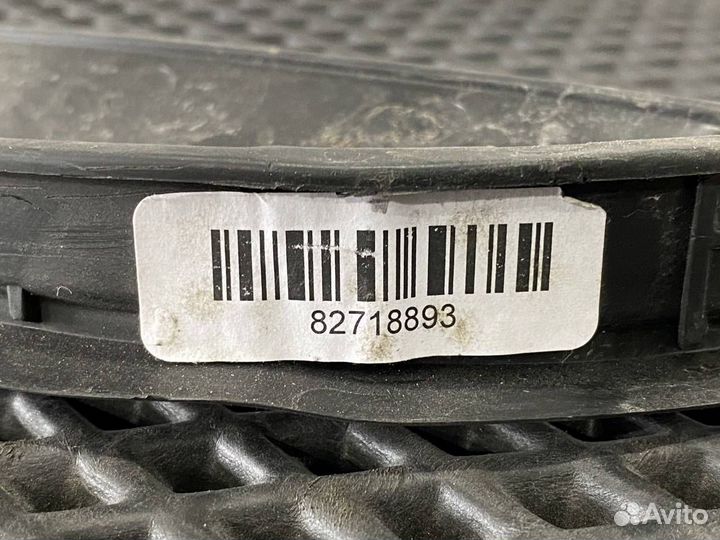 Резинка спойлера Volvo FH4 82718893