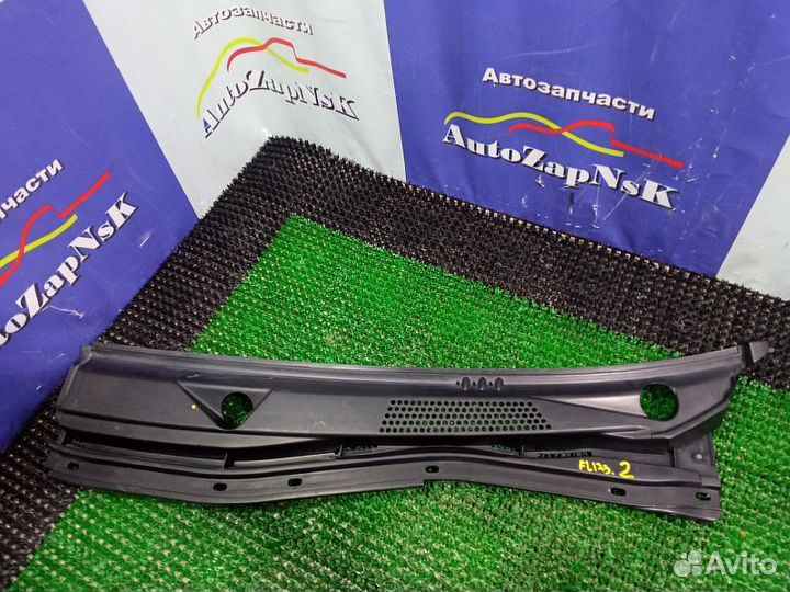 Жабо левое Mitsubishi Pajero Sport