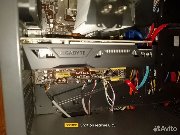 Видеокарта Gigabait 1050 ti