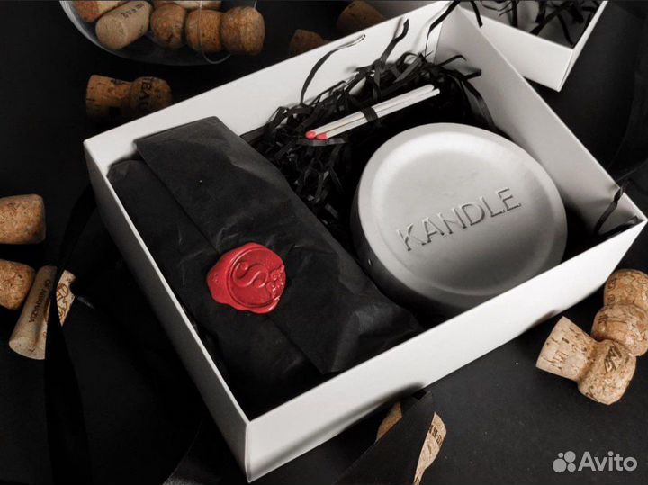 Подарочный набор свеча + подсвечник