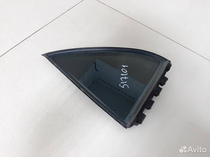Стекло двери задней левой форточка Toyota Corolla