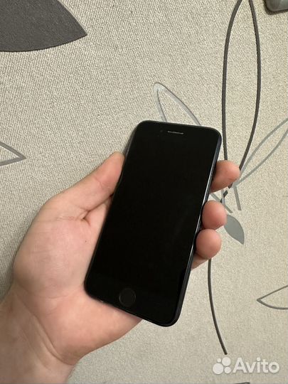iPhone 7, 32 ГБ
