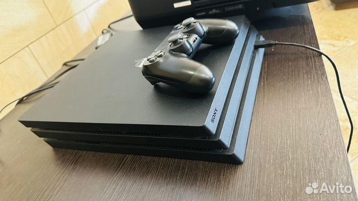 Sony playstation 4 PS4 pro 1tb