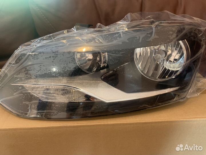 Фара левая Volkswagen Polo 15-20